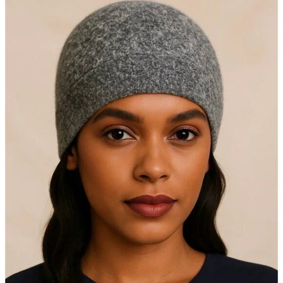 Barefoot Dreams Accessories - NWT Barefoot Dreams - Women's Cozy Chic Lite Confetti Beanie